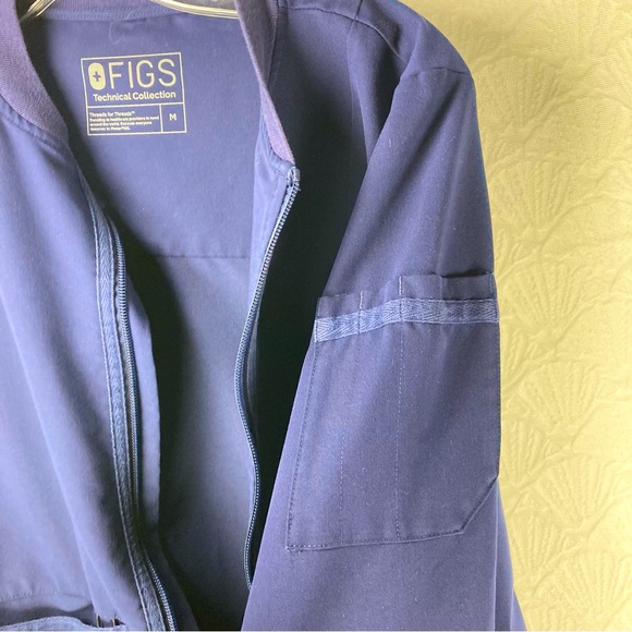 FIGS | FIONx Bellery Scrub Jacket Navy Blue (size Medium) - Picture 3 of 8